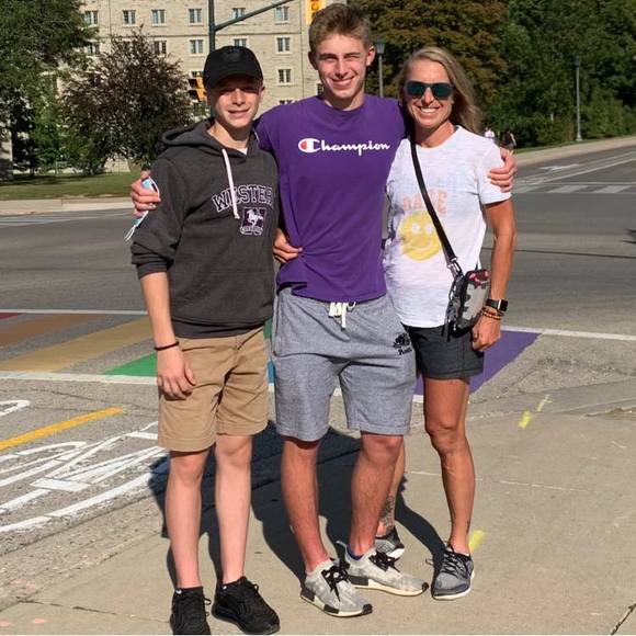 Meet your Posher, Julie - Picture 1 of 1